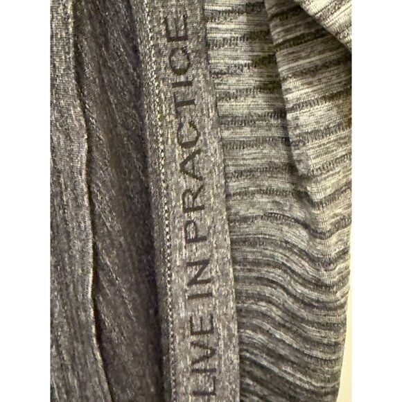 Lululemon Mens Metal Vent Tech Short Sleeve Shirt Gray/Black Ombre Stripe Lightw - Picture 8 of 8